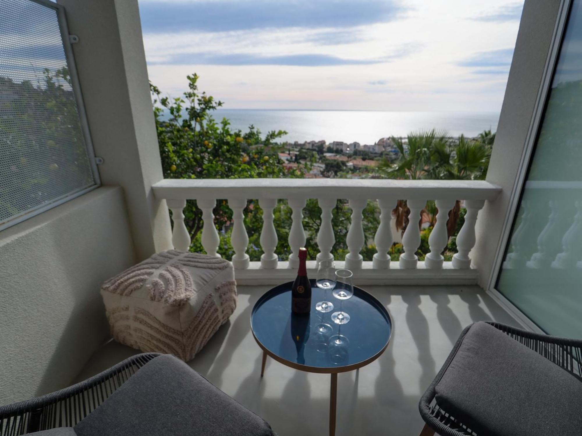 Blue Hill - Only Adults Apartment