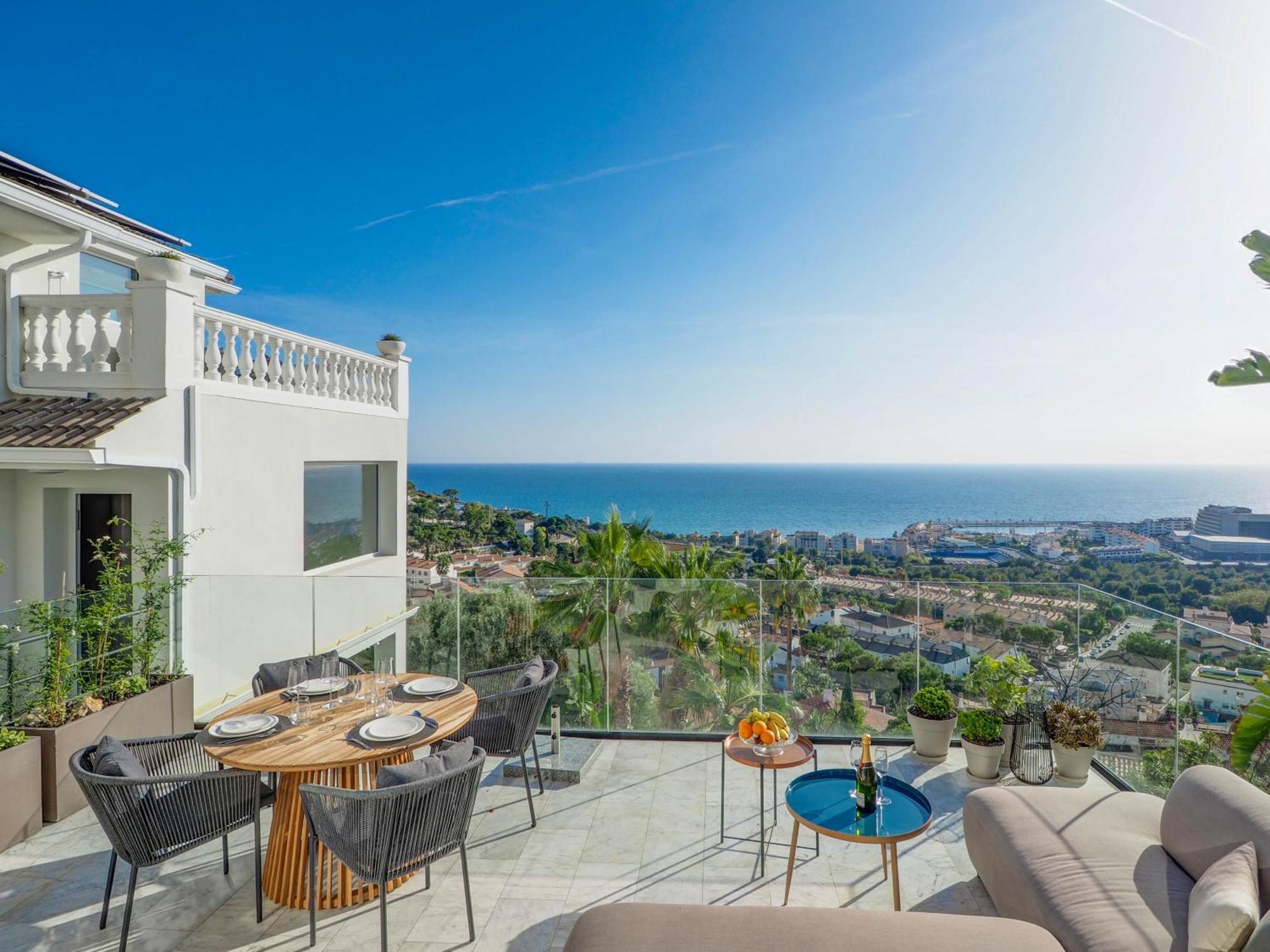 Blue Hill - Only Adults Apartment Sitges